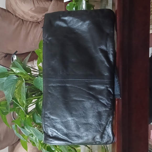 EUC Black 'Leather/Snakeskin' Large Clutch - Picture 2 of 6